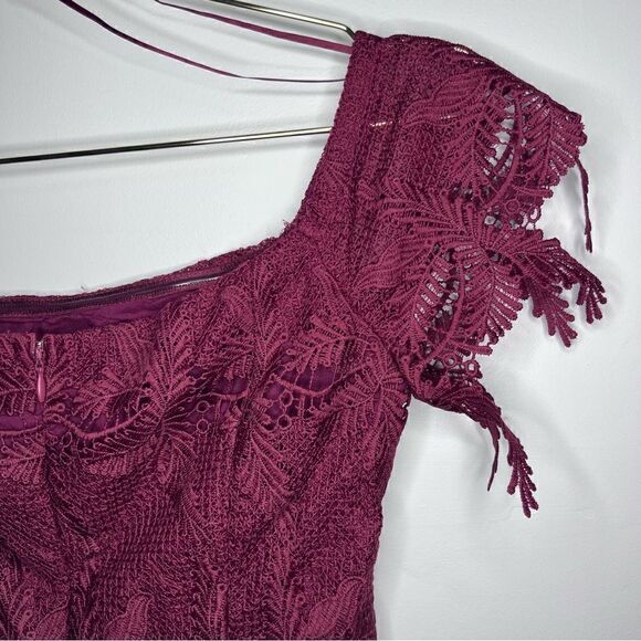 Astr Valentina Lace Off-The-Shoulder Mini Dress - Picture 10 of 12